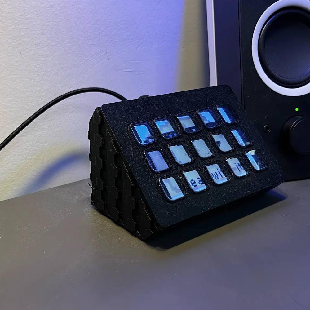 Stojak ekspozycyjny 3D do druk – Stream Deck recenzja i cena